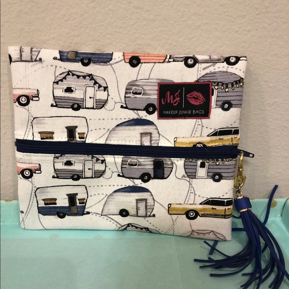 NWOT Makeup Junkie Makeup Bag Camper Travel Tassel